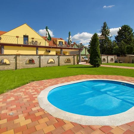 Ponty-Lak Panzio Guest House Davod Exterior photo