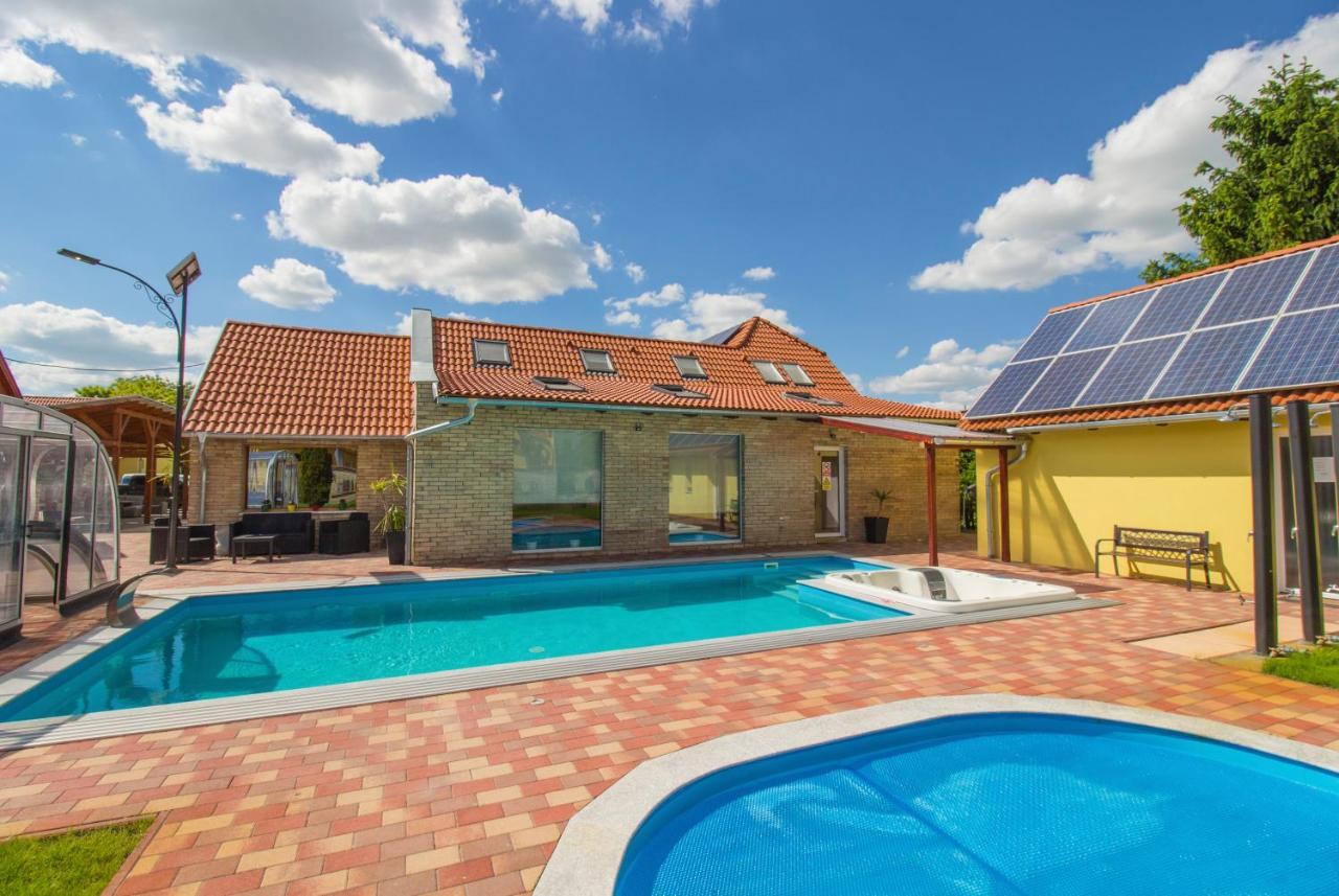 Ponty-Lak Panzio Guest House Davod Exterior photo