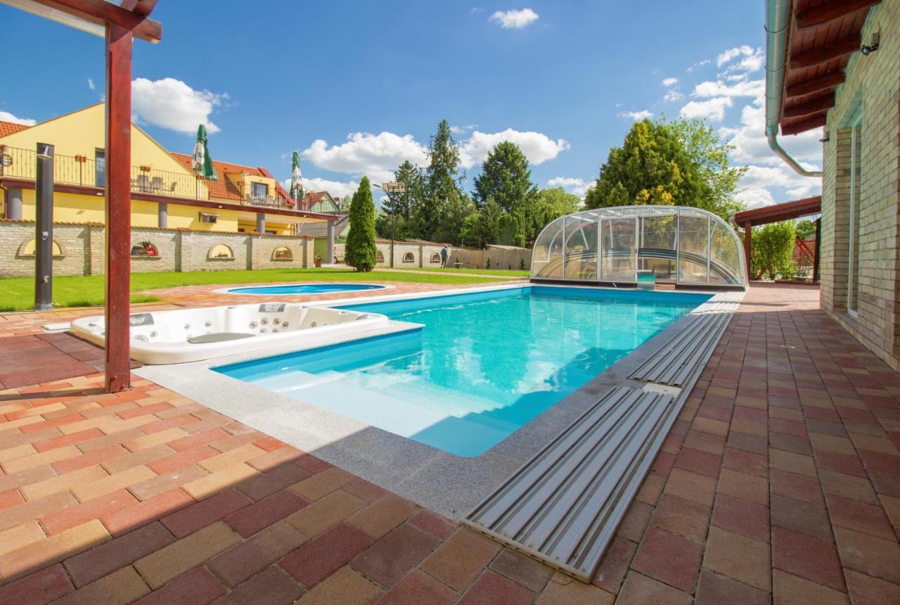 Ponty-Lak Panzio Guest House Davod Exterior photo